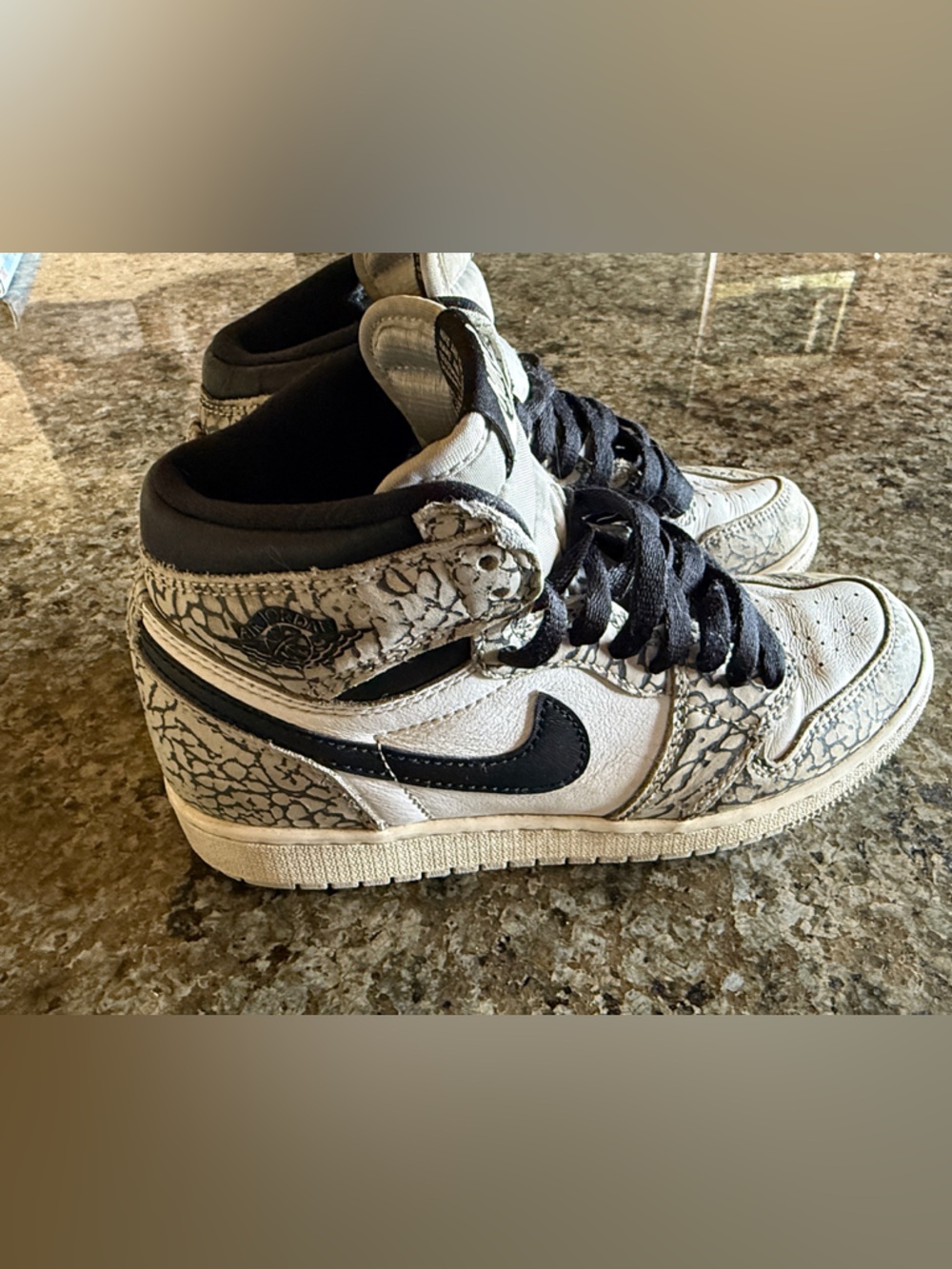 Nike Air Jordan 1 Retro High OG White Cement 
Elephant Print Boys 4